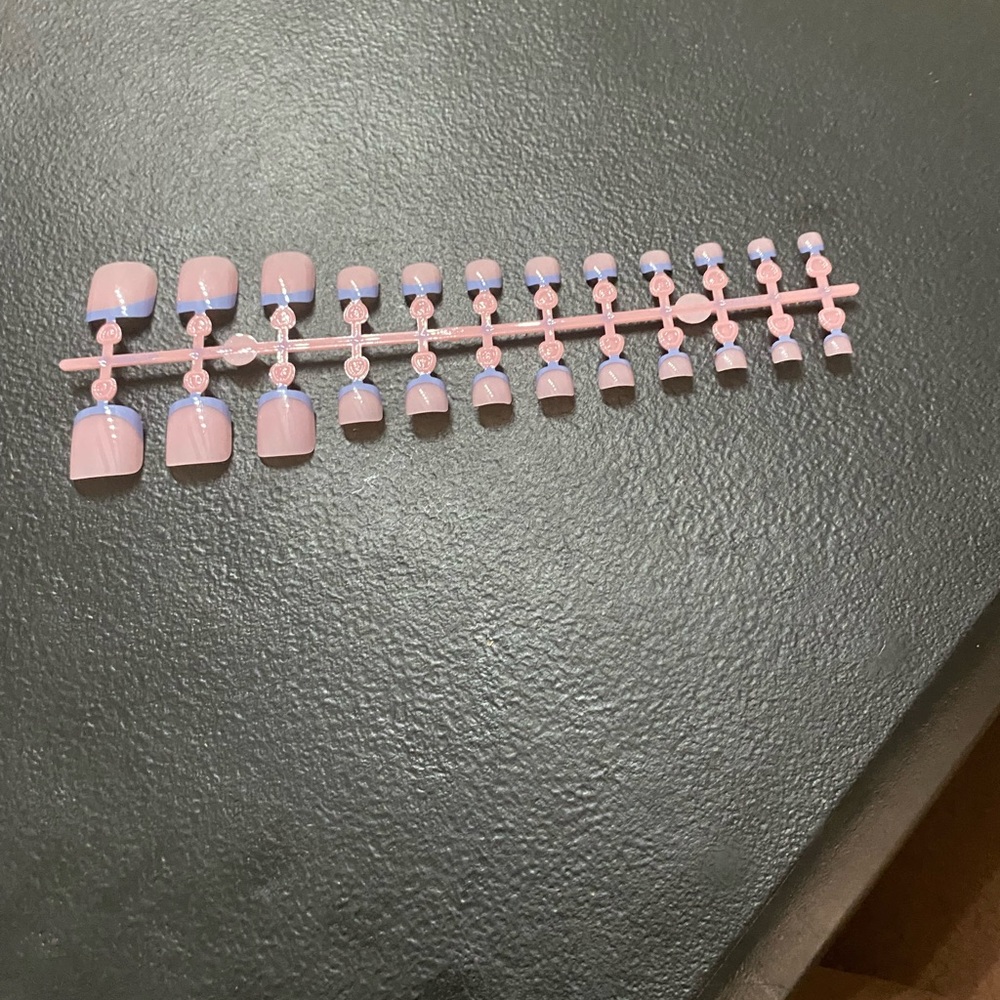 Elegant Pink and Blue Press-On Nails